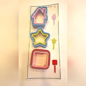 Target Bullseye Sandwich cutter set of 9 pieces with home, star square shapes